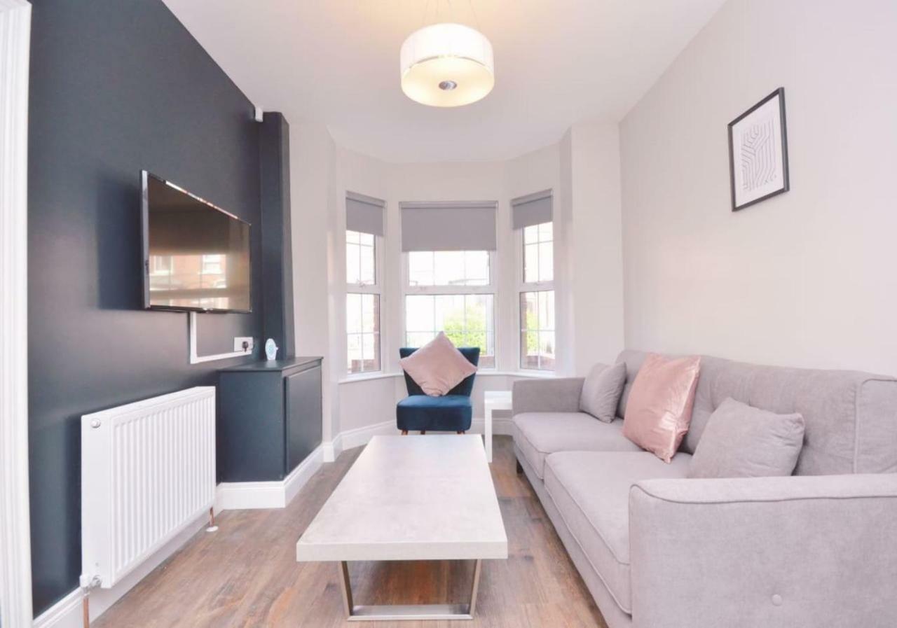 Queens Quarter Townhouse 1 ベルファスト エクステリア 写真