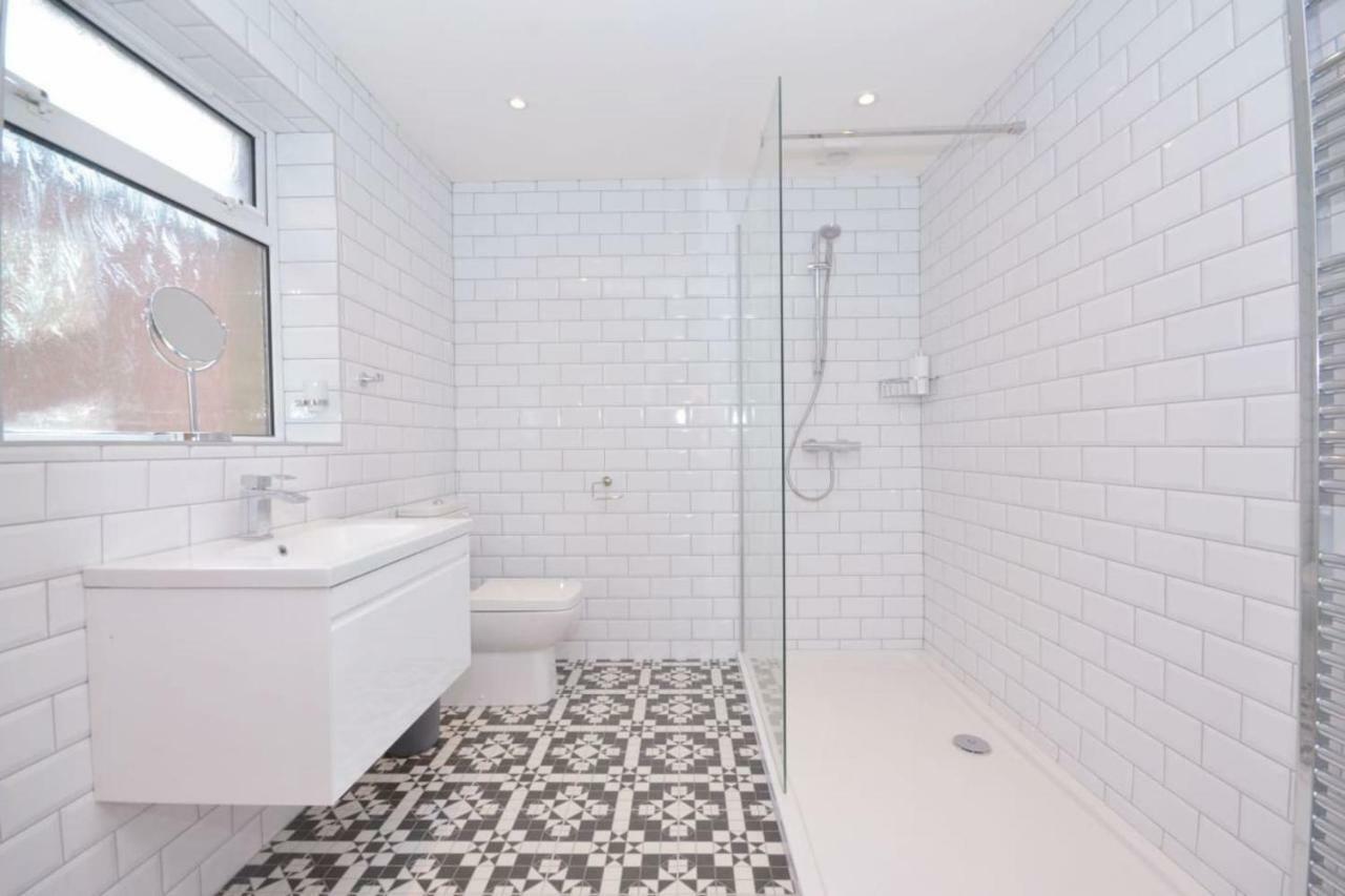 Queens Quarter Townhouse 1 ベルファスト エクステリア 写真