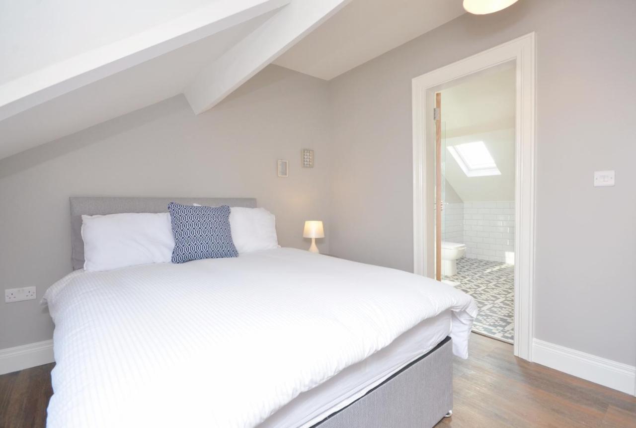 Queens Quarter Townhouse 1 ベルファスト エクステリア 写真